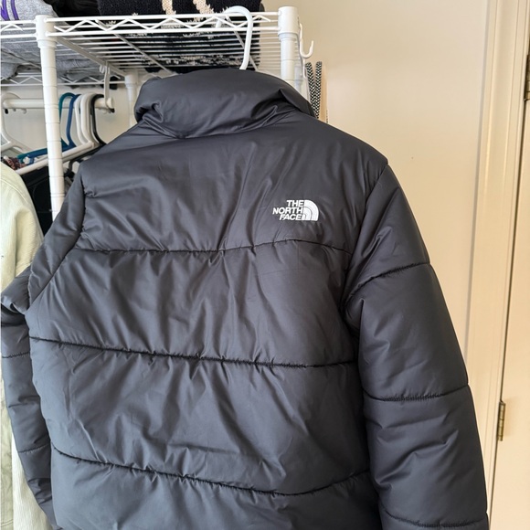 North face cropped puffer - women’s size medium - Picture 4 of 5